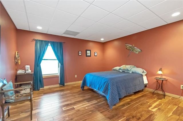 658 Green Point Lane, Boomer, NC 28606