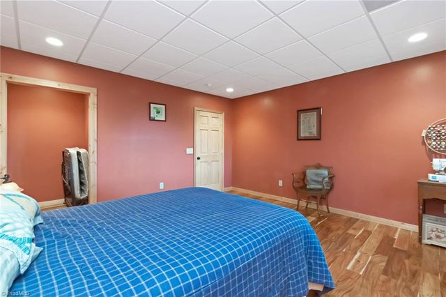 658 Green Point Lane, Boomer, NC 28606