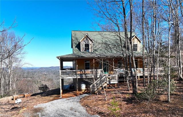 658 Green Point Lane, Boomer, NC 28606