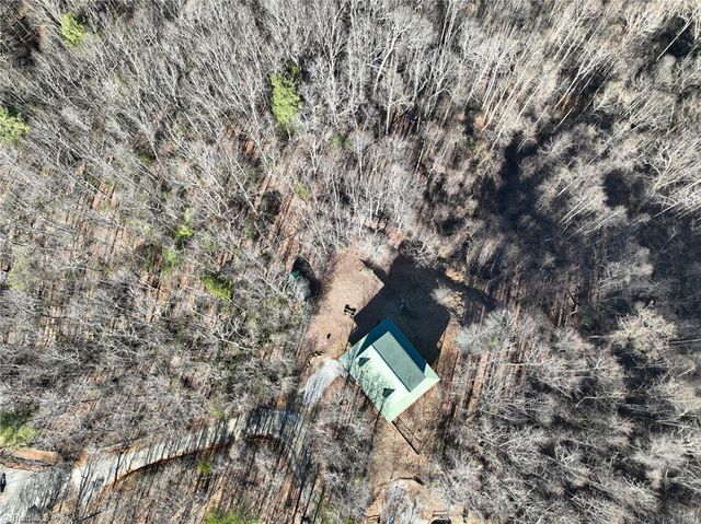 658 Green Point Lane, Boomer, NC 28606