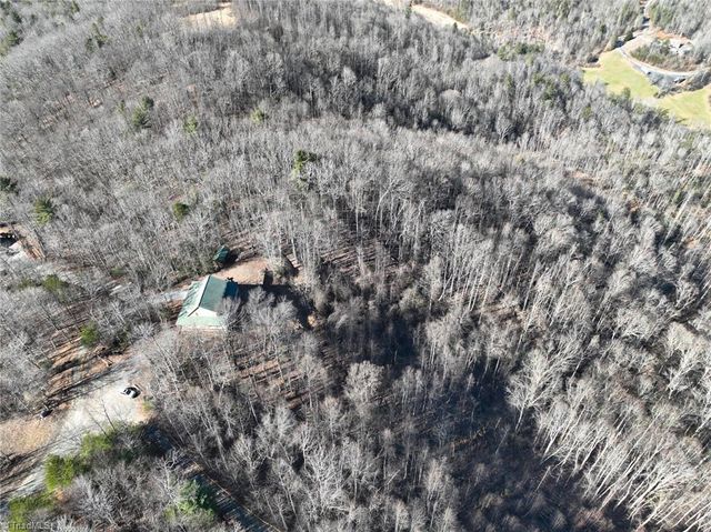 658 Green Point Lane, Boomer, NC 28606