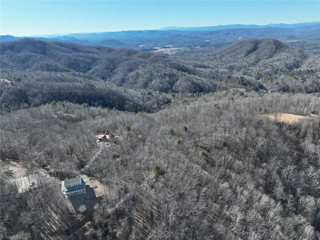 658 Green Point Lane, Boomer, NC 28606