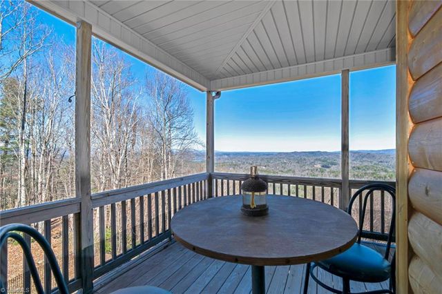 658 Green Point Lane, Boomer, NC 28606