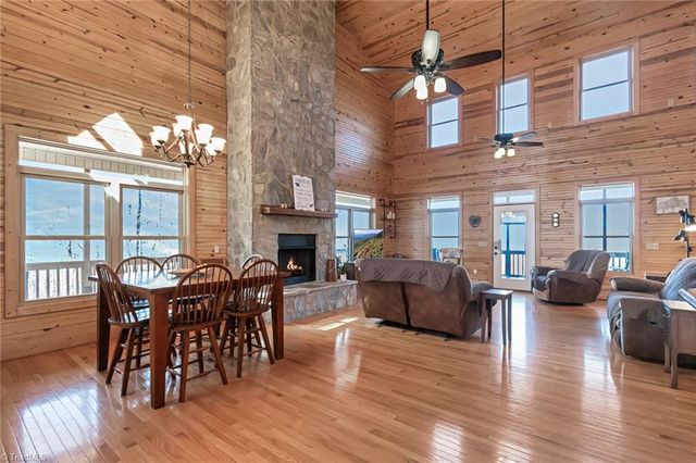 658 Green Point Lane, Boomer, NC 28606