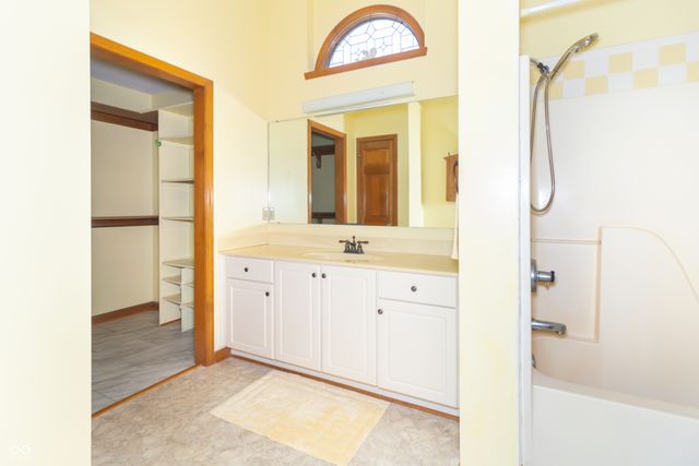 2460 E Hickory Boulevard, Greenfield, IN 46140