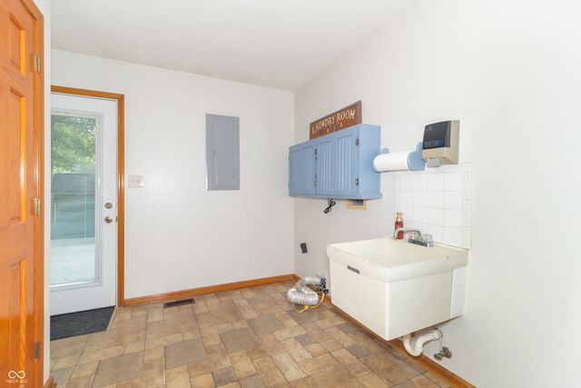 2460 E Hickory Boulevard, Greenfield, IN 46140
