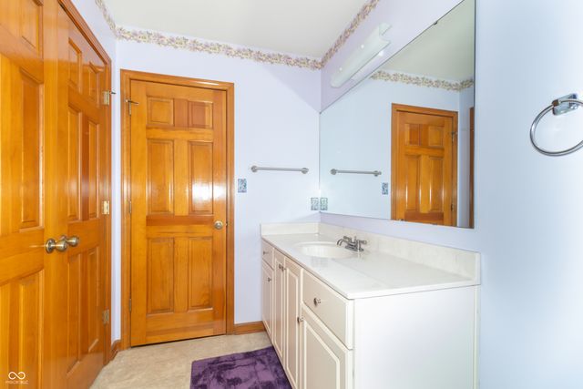 2460 E Hickory Boulevard, Greenfield, IN 46140