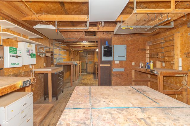 2460 E Hickory Boulevard, Greenfield, IN 46140