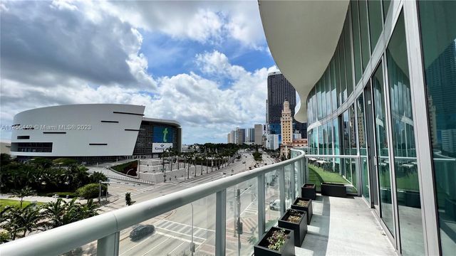 888 Biscayne Blvd, Miami, FL 33132