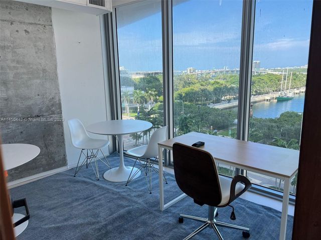 888 Biscayne Blvd, Miami, FL 33132