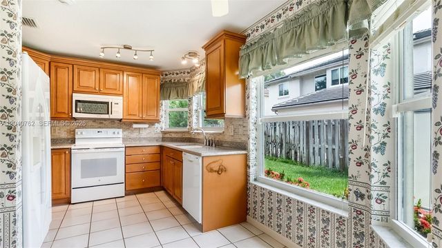11295 Roundelay Road, Cooper City, FL 33026