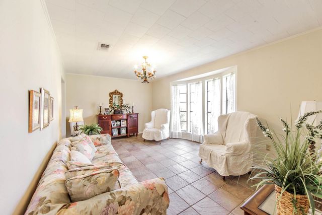 1107 Franklin Ave, Houma, LA 70360