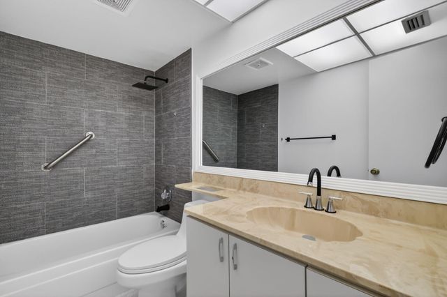 7770 Tahiti Lane 102, Lake Worth, FL 33467