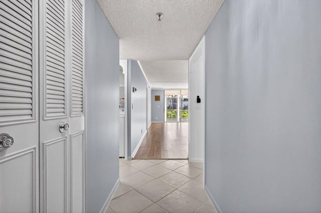 7770 Tahiti Lane 102, Lake Worth, FL 33467