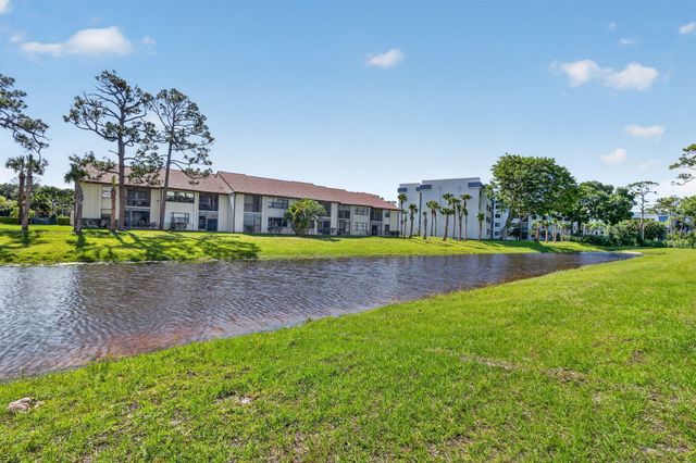 7770 Tahiti Lane 102, Lake Worth, FL 33467