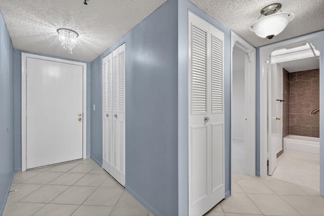 7770 Tahiti Lane 102, Lake Worth, FL 33467