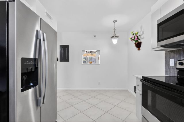 7770 Tahiti Lane 102, Lake Worth, FL 33467