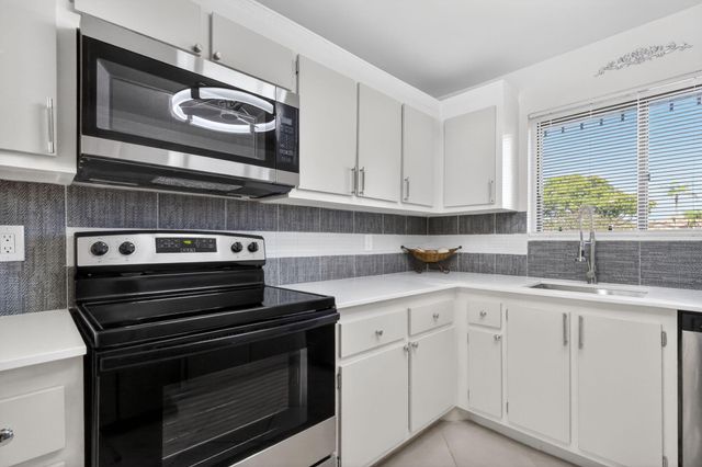 7770 Tahiti Lane 102, Lake Worth, FL 33467