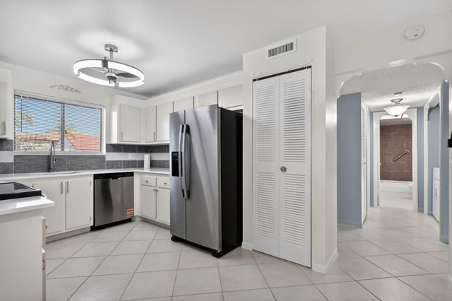 7770 Tahiti Lane 102, Lake Worth, FL 33467