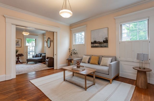 90 Walden St, New Bedford, MA 02740