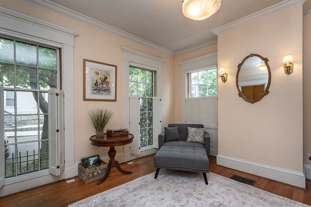 90 Walden St, New Bedford, MA 02740