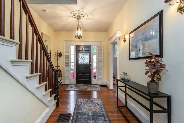 90 Walden St, New Bedford, MA 02740