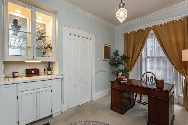 90 Walden St, New Bedford, MA 02740