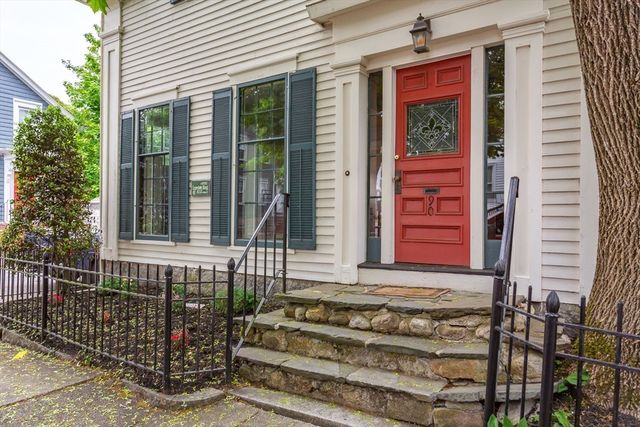 90 Walden St, New Bedford, MA 02740