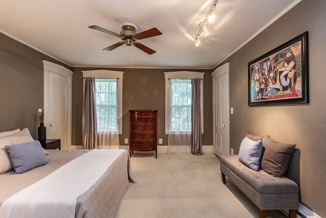90 Walden St, New Bedford, MA 02740
