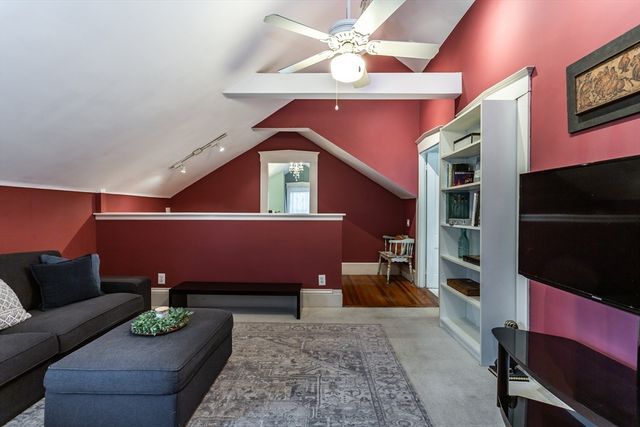 90 Walden St, New Bedford, MA 02740