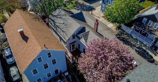 90 Walden St, New Bedford, MA 02740