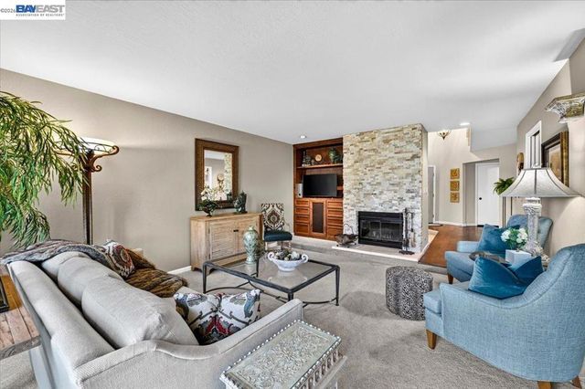 525 Silver Oak Ln, Danville, CA 94506