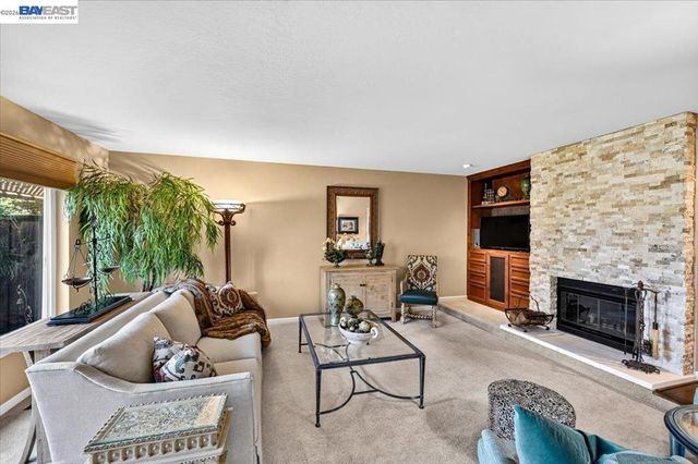 525 Silver Oak Ln, Danville, CA 94506