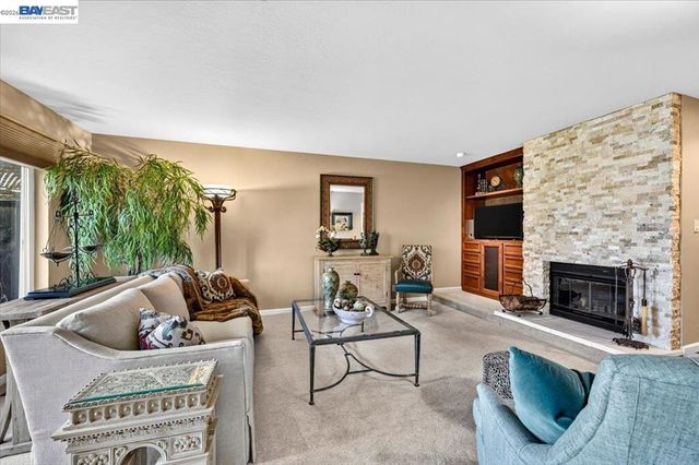 525 Silver Oak Ln, Danville, CA 94506