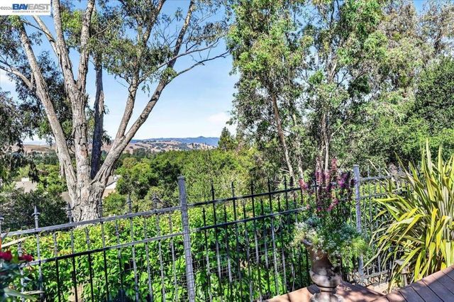 525 Silver Oak Ln, Danville, CA 94506