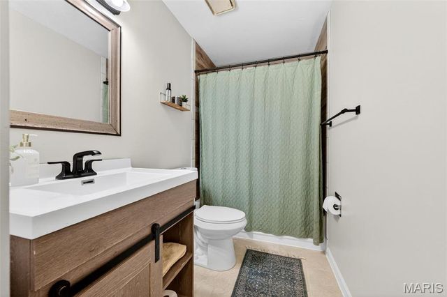 7018 Grassy Valley Drive, St Louis, MO 63129