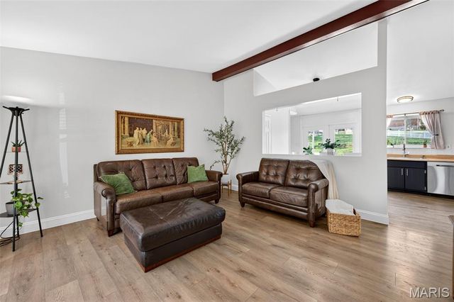 7018 Grassy Valley Drive, St Louis, MO 63129