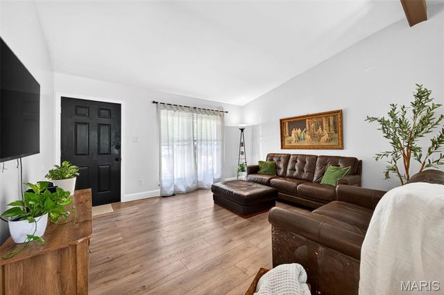 7018 Grassy Valley Drive, St Louis, MO 63129
