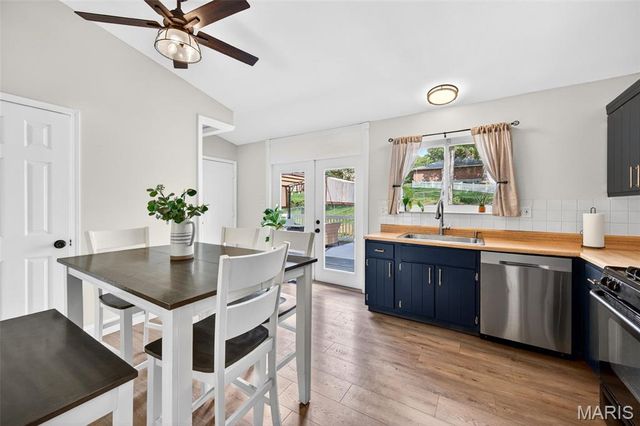 7018 Grassy Valley Drive, St Louis, MO 63129