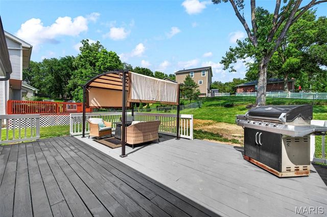 7018 Grassy Valley Drive, St Louis, MO 63129