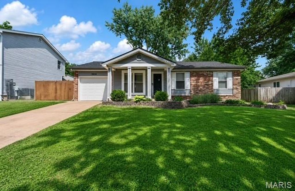 7018 Grassy Valley Drive, St Louis, MO 63129