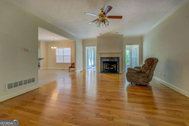 212 Willow Ridge Lane, Jackson, GA 30233