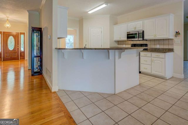 212 Willow Ridge Lane, Jackson, GA 30233