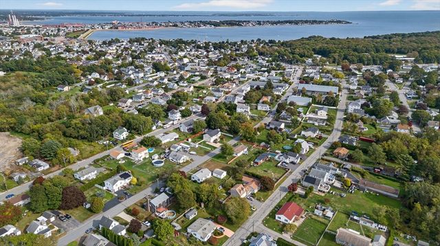 174 Rogers St, Dartmouth, MA 02748
