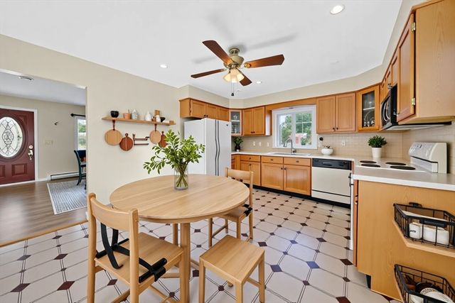 174 Rogers St, Dartmouth, MA 02748