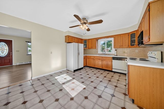 174 Rogers St, Dartmouth, MA 02748