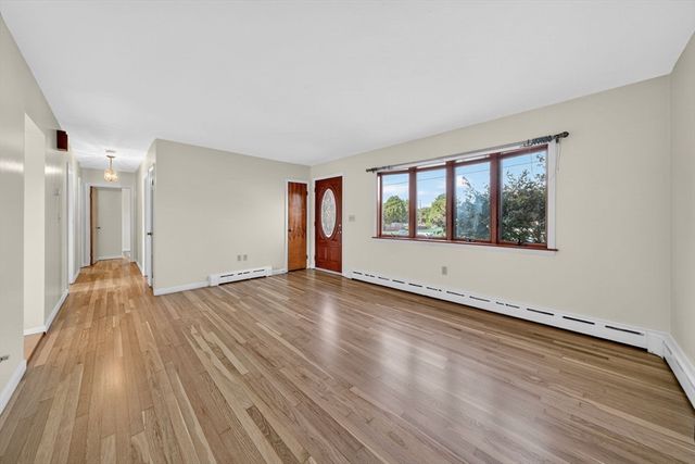 174 Rogers St, Dartmouth, MA 02748