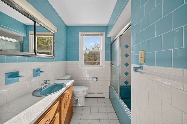 174 Rogers St, Dartmouth, MA 02748
