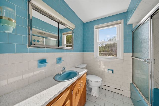 174 Rogers St, Dartmouth, MA 02748