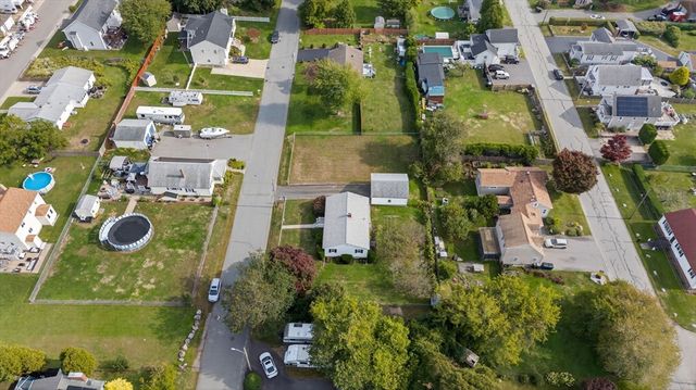 174 Rogers St, Dartmouth, MA 02748